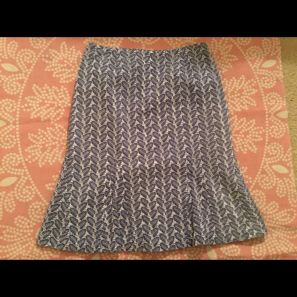 DR Sportswear eyelet leaf print skirt